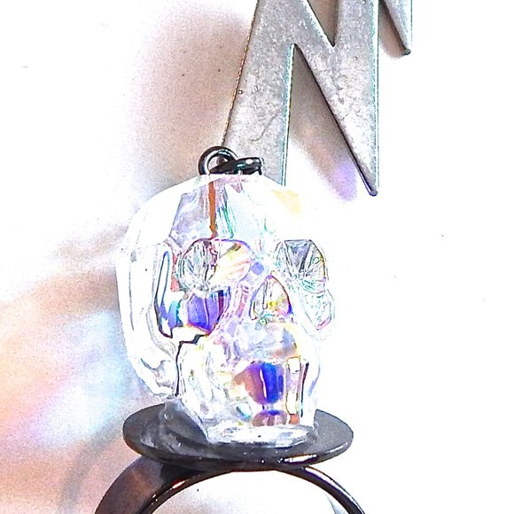 GASOLINE GLAMOUR BADLANDS DEVILS ARROW OPAL SKULL & CHARM RING - Picture 4 of 5